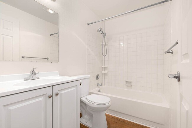 Building Photo - 2020 Grant Ave S