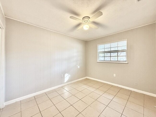 Building Photo - 1339 Eagleview Dr