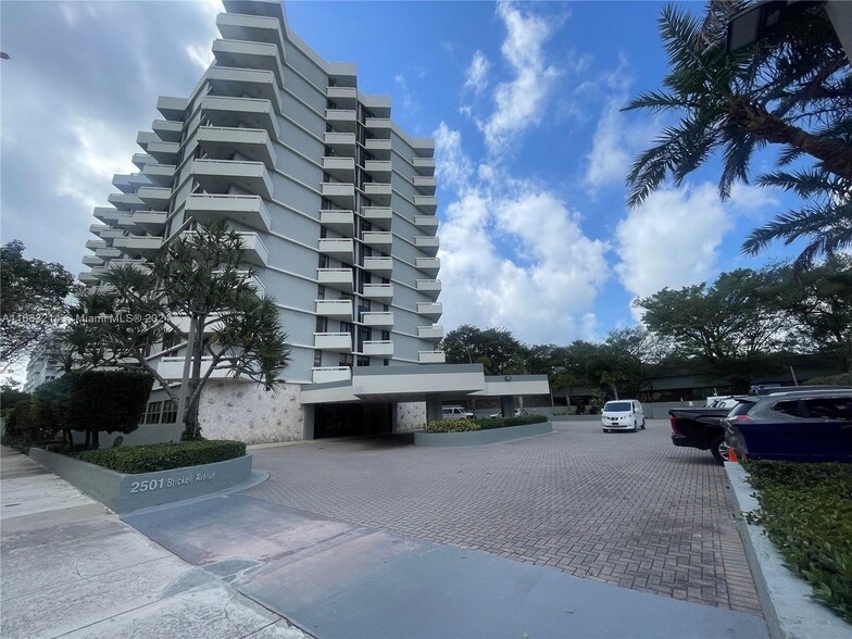 Building Photo - 2501 Brickell Ave