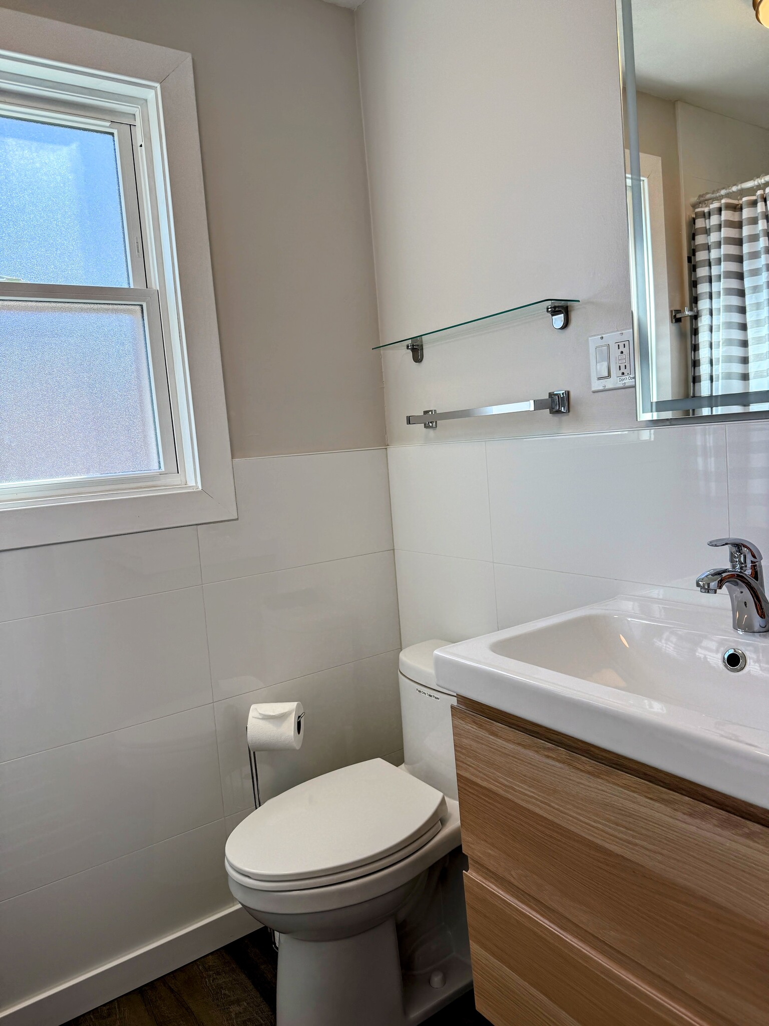 Fully Finished 1 or 2 bd, parking, balcony - 9003 Bronx Ave