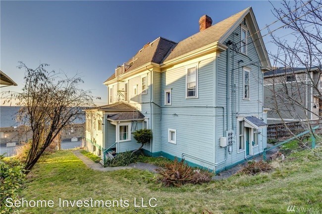 Building Photo - 528 N State St