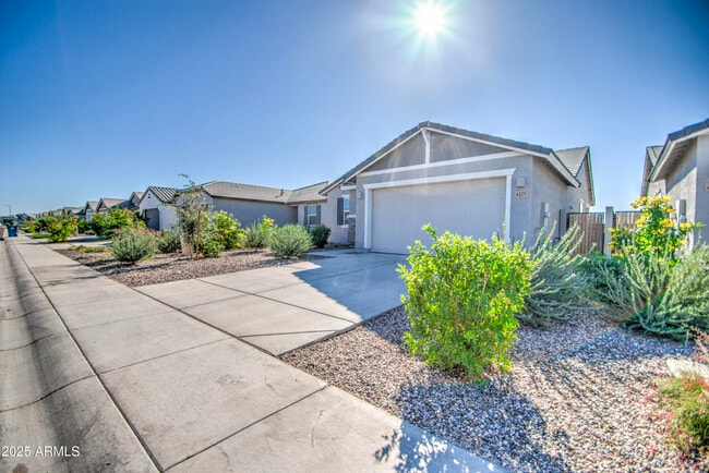 Building Photo - 4205 E Haley Dr