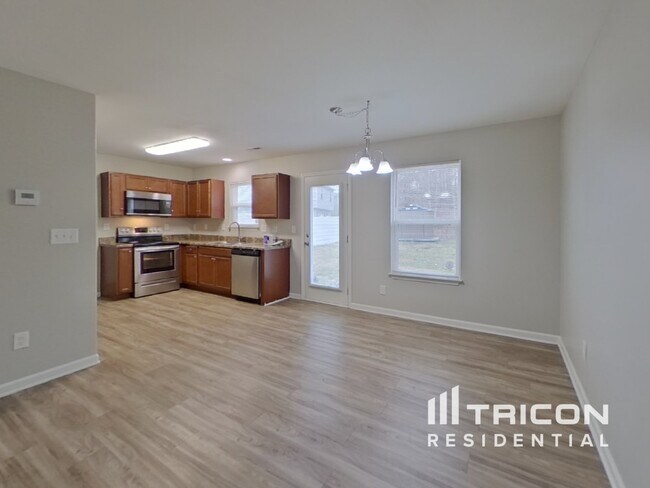 Building Photo - 6613 Pennacook Dr