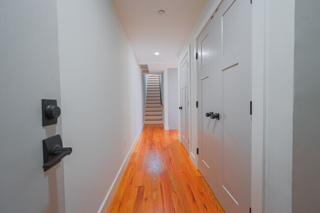 Building Photo - 97 Condor St