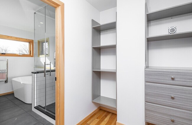 Building Photo - 22 St Mary's Rd