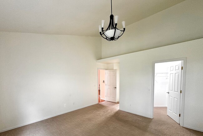 Building Photo - Spacious 3BR/3BA Townhome in Marina Pointe...