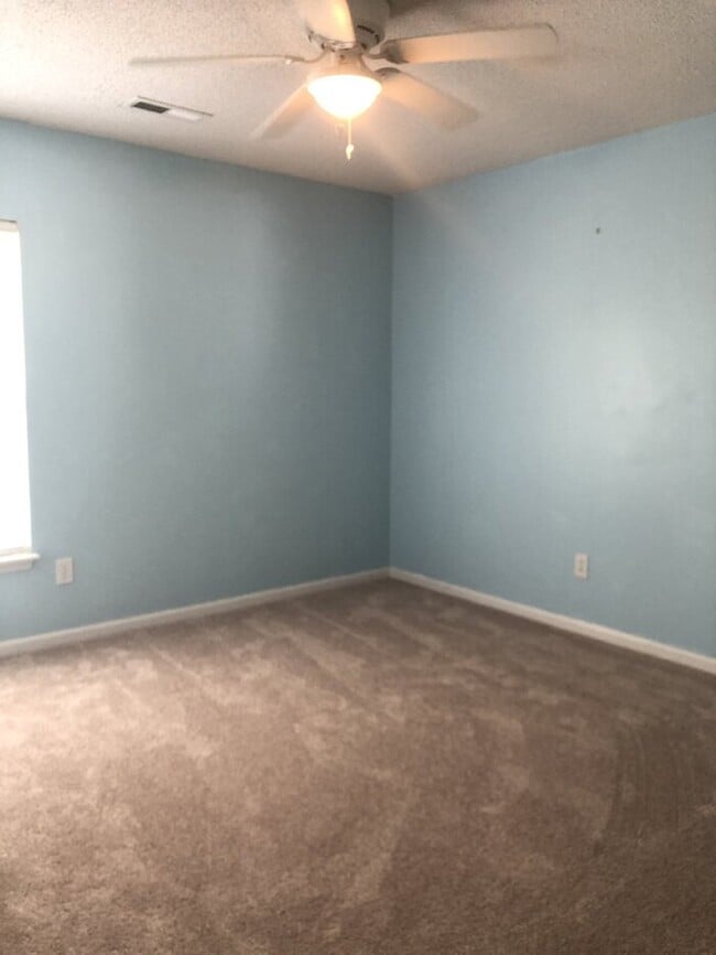Building Photo - 5105 Torrey Ln