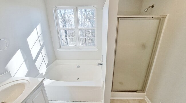 Building Photo - 3 Bed / 2-1/2 Bath Single Family Home w/1-Car garage