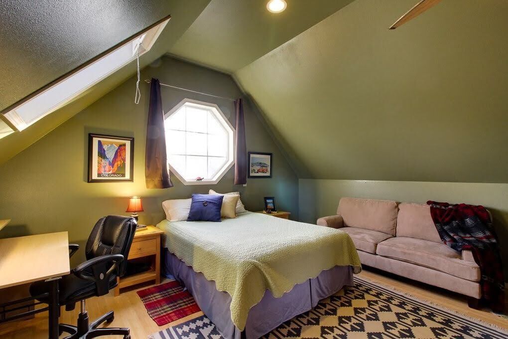 Building Photo - 1128 Hobson St