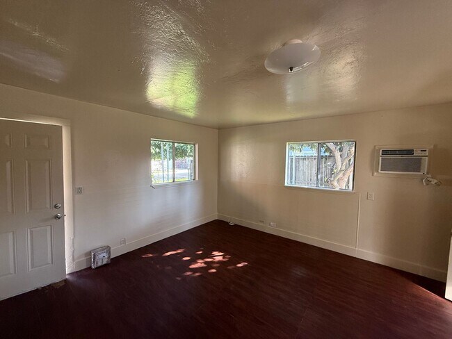 Building Photo - 1601 Virginia Ave