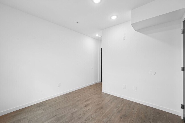 Building Photo - 1454 N 57th St