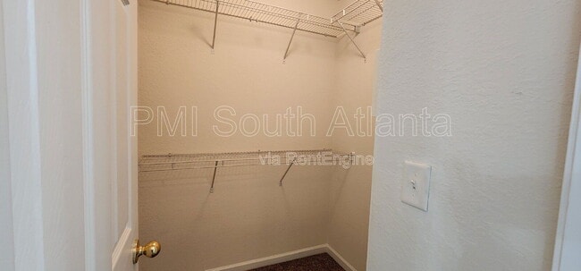 Building Photo - 288 Brookview Dr