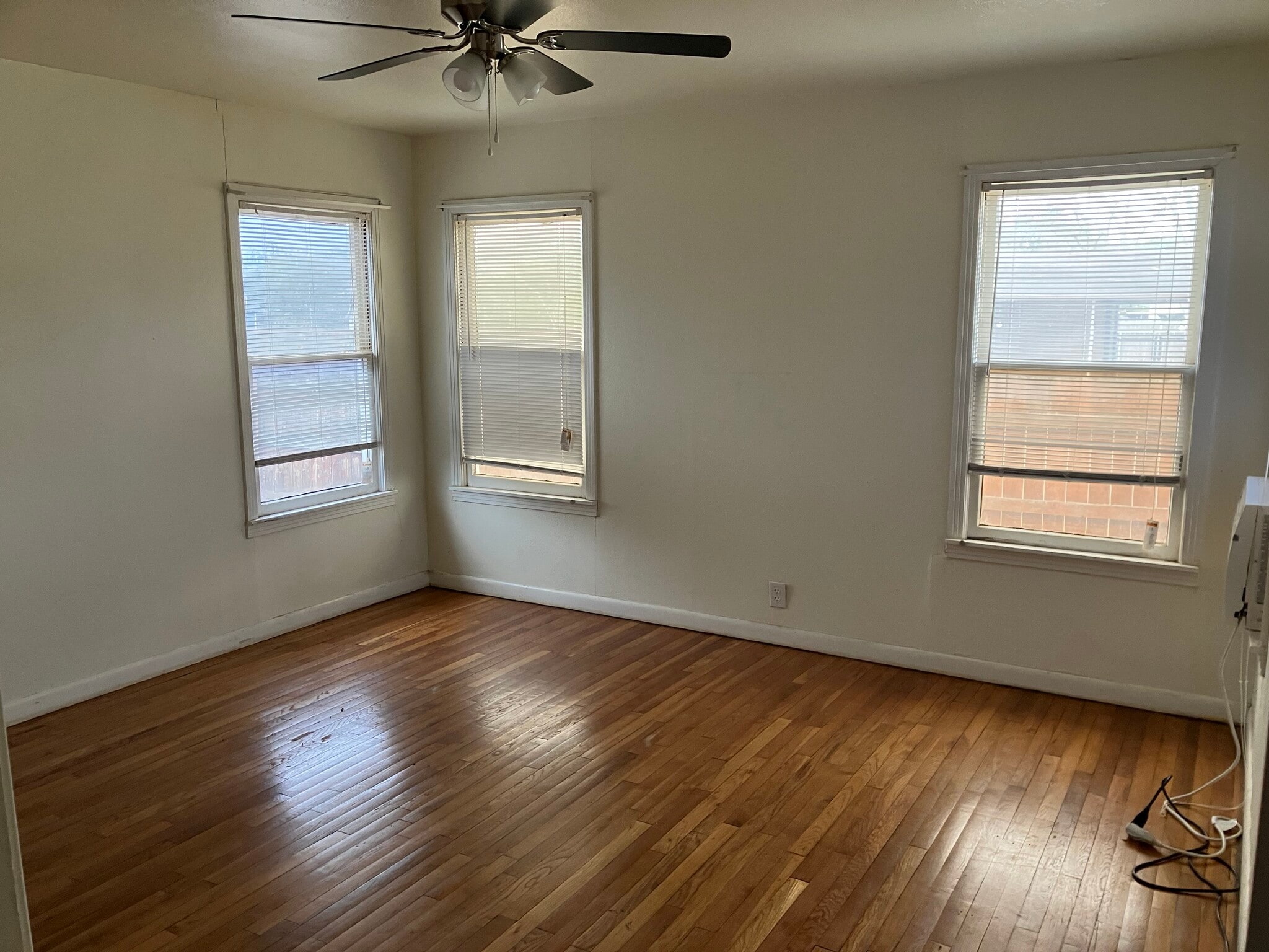 Building Photo - 600 E Alexander St