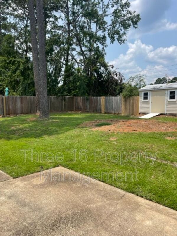 Building Photo - 4207 Fairfield Cir