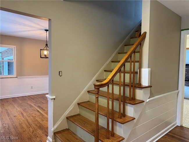 Building Photo - 8896 Spring Valley Dr