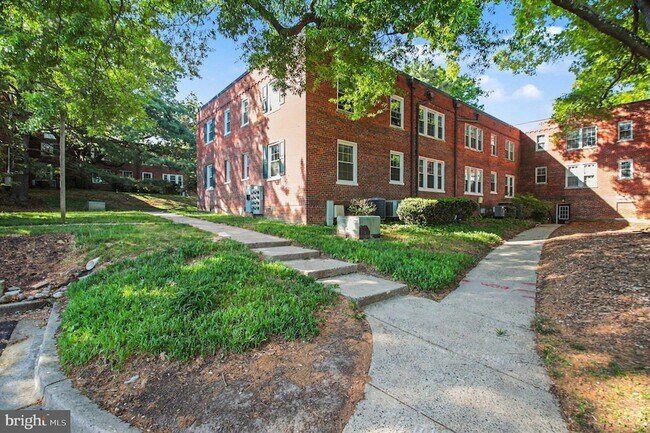 Building Photo - 2007 Key Blvd