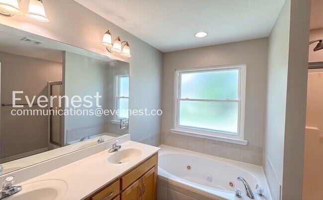 Building Photo - 1726 Hawk Run Ln