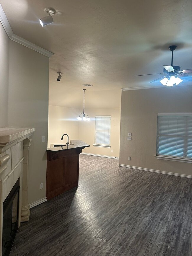 Building Photo - Beautiful 3 Bedroom Home With An In-Ground Storm Shelter!!!
