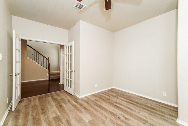 Building Photo - 4001 Legend Pond