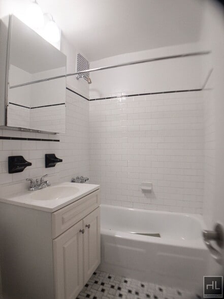 Building Photo - East 91st Street