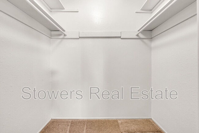 Building Photo - 925 St Louis Ct