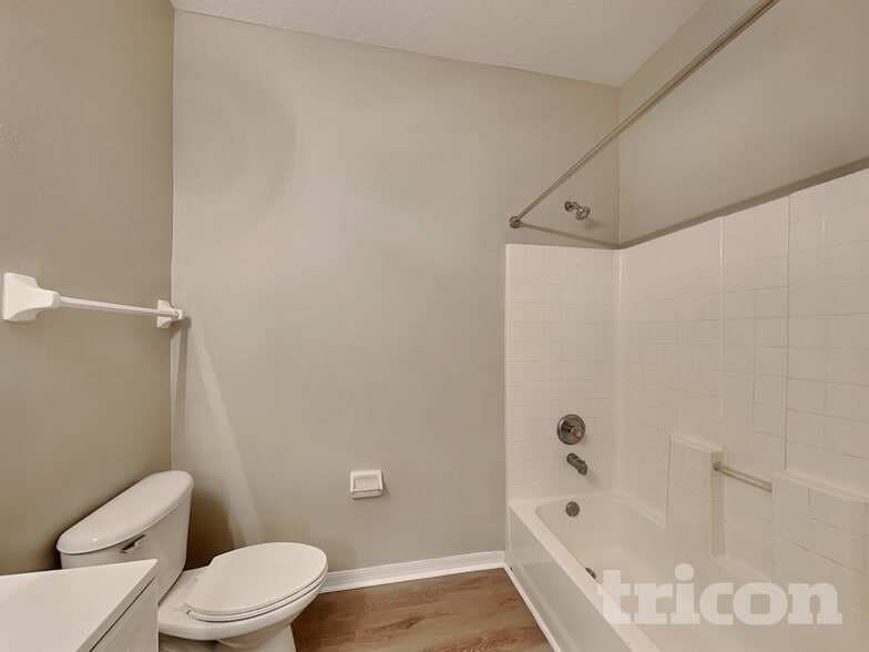 Building Photo - 4312 Hidden Meadow Dr