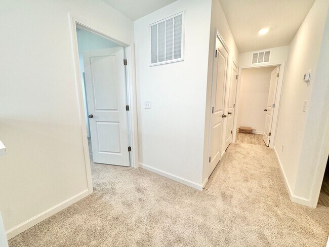 Building Photo - NEW 4 br 2.5 ba  Single Family Home in the Kensington Community - Ready for February Move In