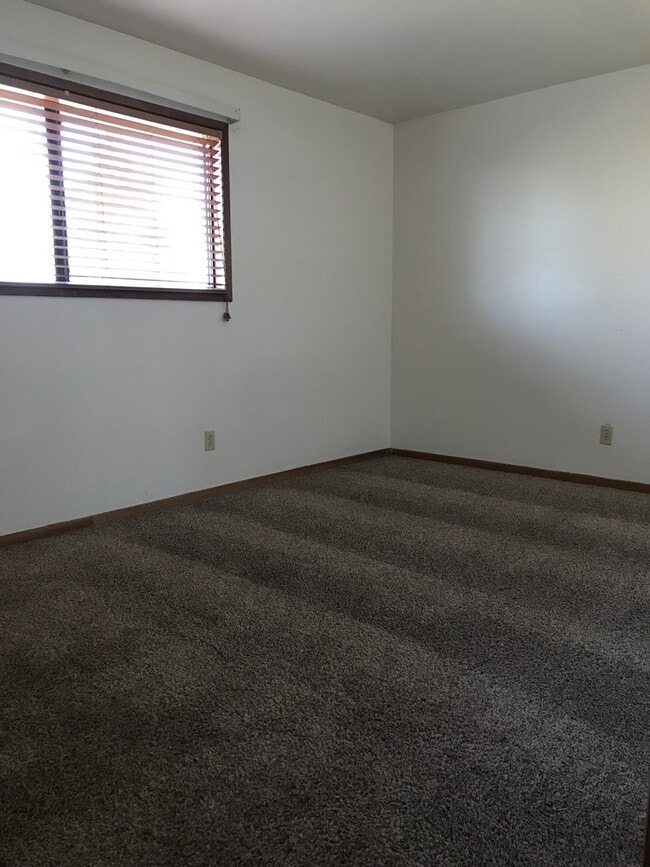 Building Photo - 205 Daley Dr