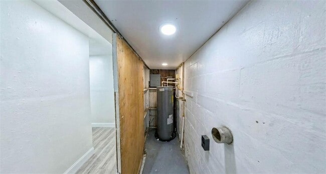 Building Photo - 3034 Touraine Ave