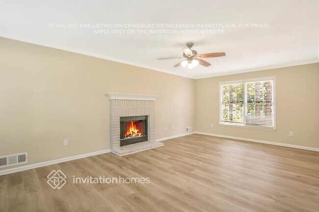 Building Photo - 300 Birch Creek Cir