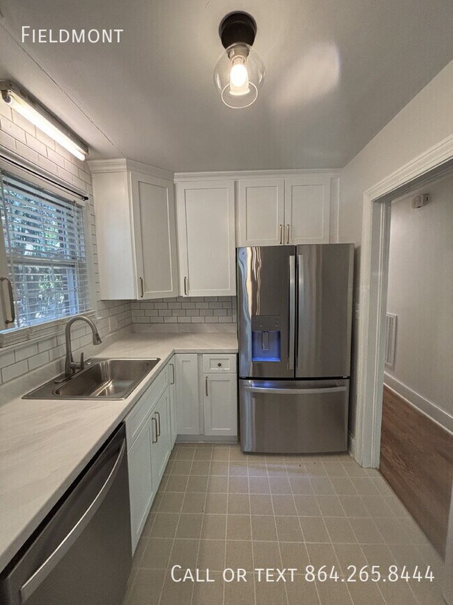 Building Photo - 104 Crescent Ridge Dr