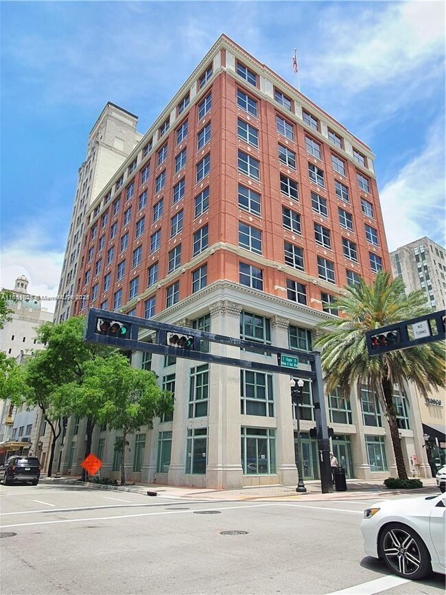 Building Photo - 111 E Flagler St