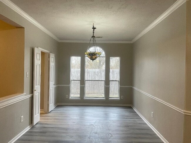 Building Photo - 16302 Cobble Springs Ct