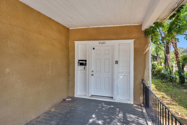 Building Photo - 3503 Oakmont Ave