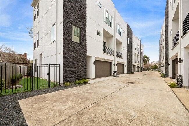 Building Photo - 1617 Wheeler Ave