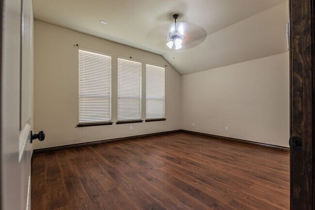 Building Photo - 2405 SW 138th St