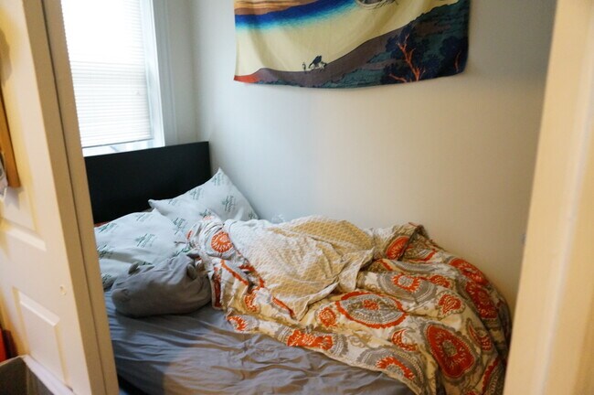 Building Photo - 42 Strathmore Rd