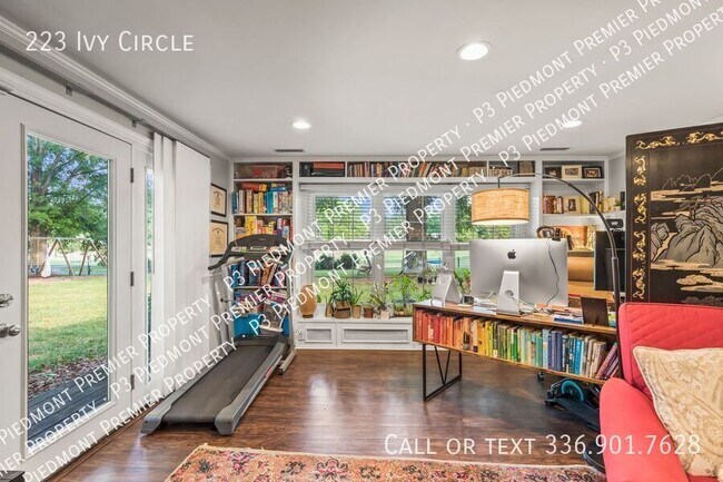 Building Photo - 223 Ivy Cir