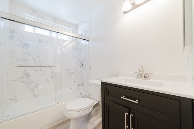 Building Photo - 4154 Baycliff Way