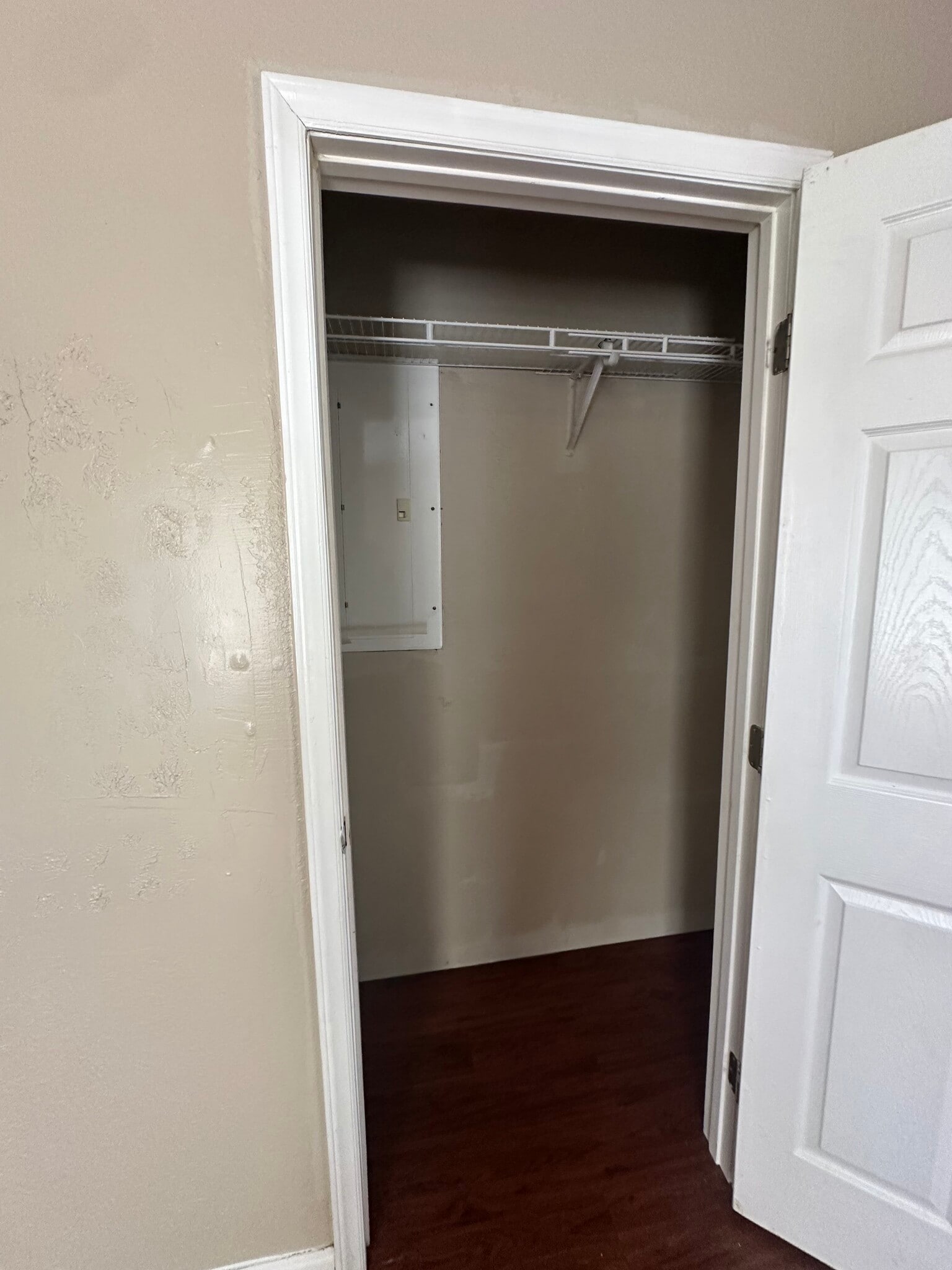 Building Photo - 407 Moir St