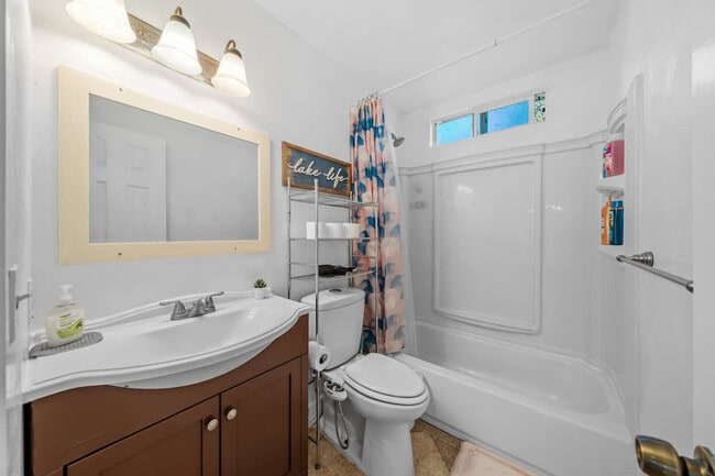 Building Photo - 2304 E 14th St