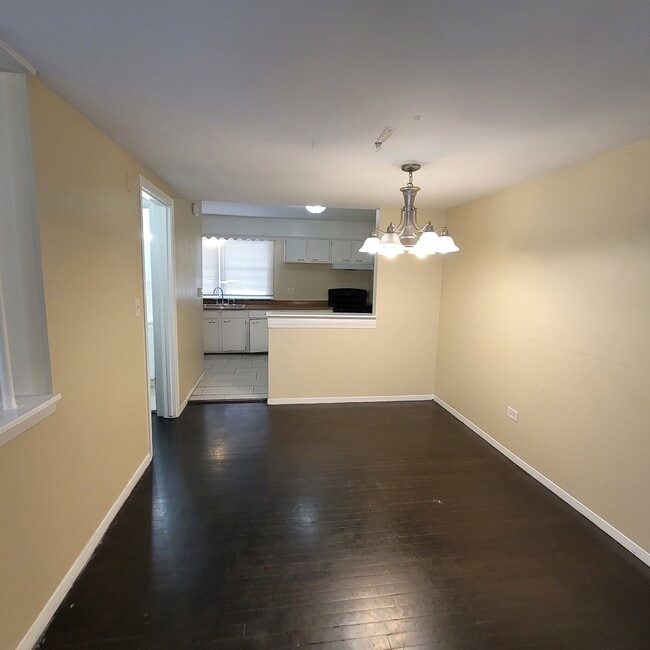 Building Photo - 2110 Hebron Ave