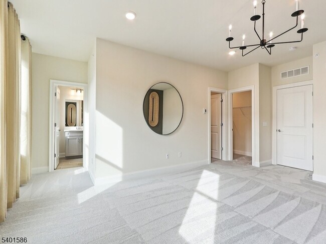 Building Photo - 715 Parker Blvd