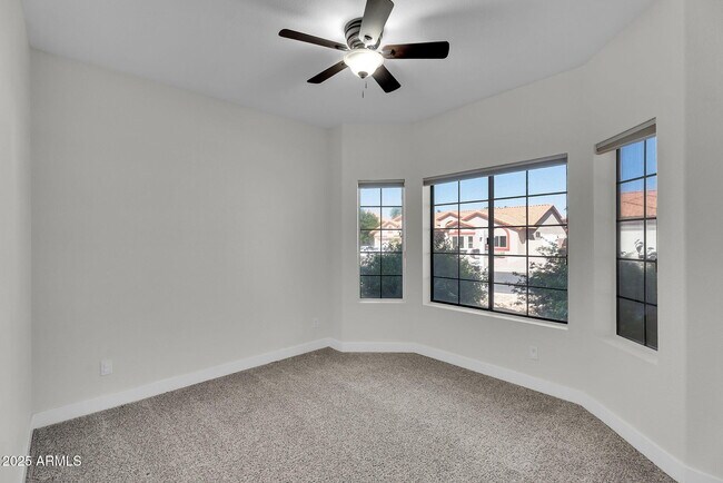 Building Photo - 6245 E Star Valley St