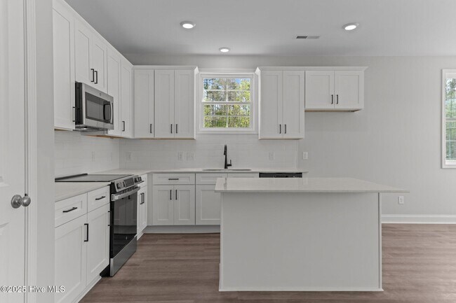 Building Photo - 1001 Tawney Trce