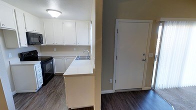 Greenhouse Fullerton Ca Apartment Finder 1br 1ba 636 Sf Greenhouse