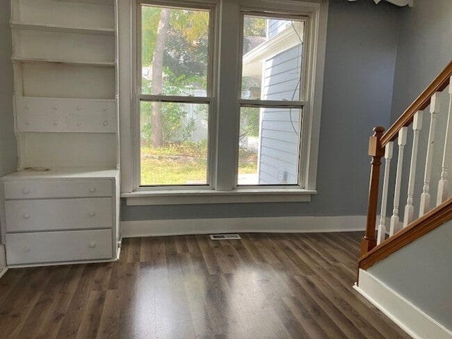 Building Photo - 507-509 W Chestnut