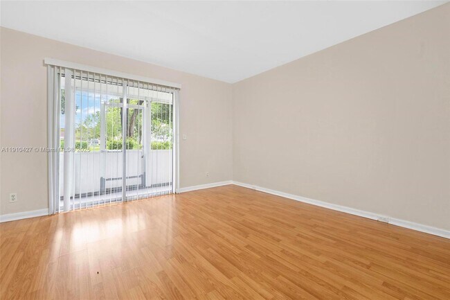 Building Photo - 800 SW 131st Ave