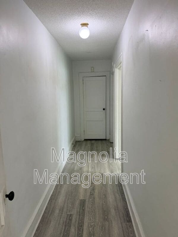 Building Photo - 1440 Perry Ave