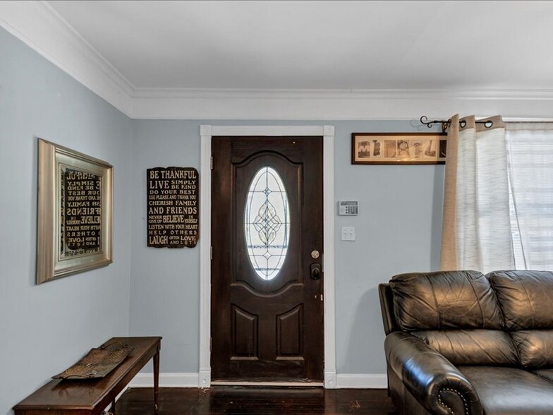 Building Photo - 1410 N Druid Hills Rd